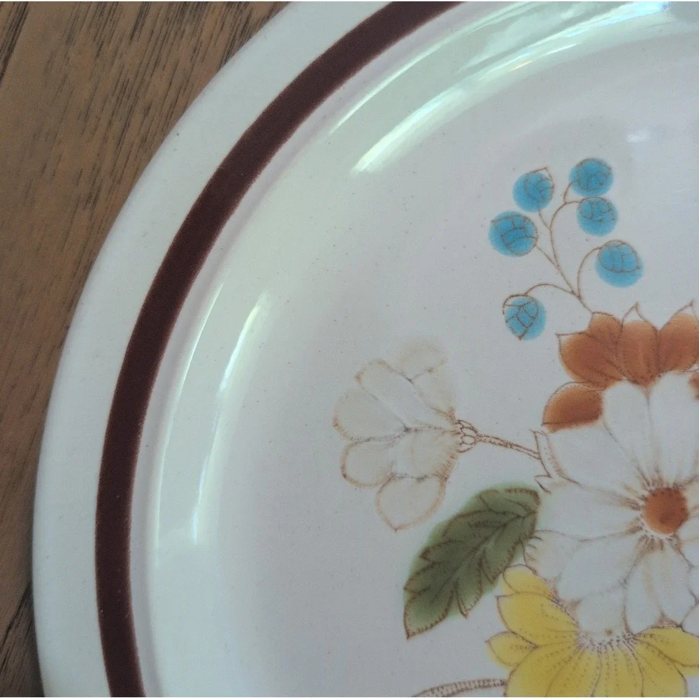 Vintage Four Seasons Collection Early Summer Stoneware Dinner One Plate 10.75